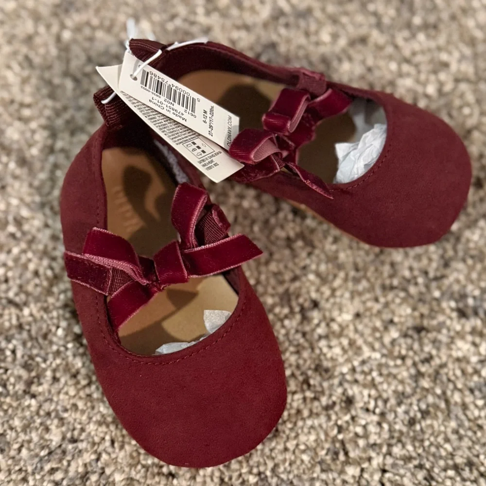 Old Navy Baby Burgundy Shoes with Bow - Picture 1 of 1